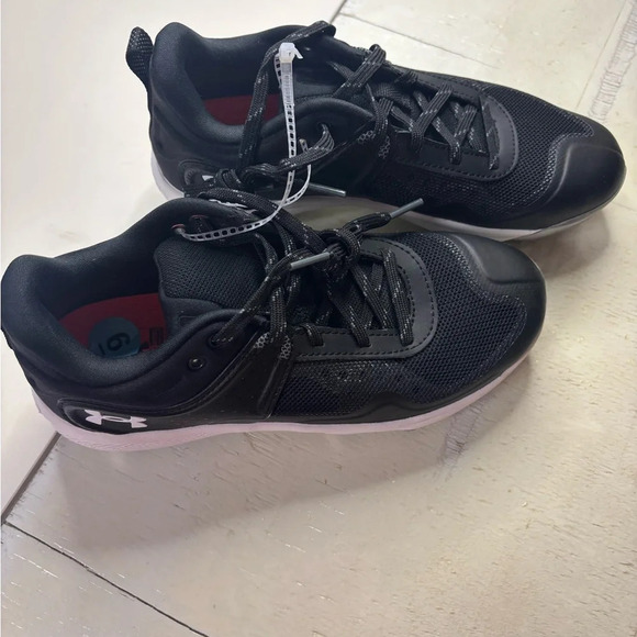 Under Armour Women’s Glyde MT Softball Cleats Metal Size 6 Black New Spikes - Picture 1 of 6